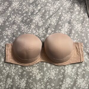 Chic Strapless Lace Bra in Beige